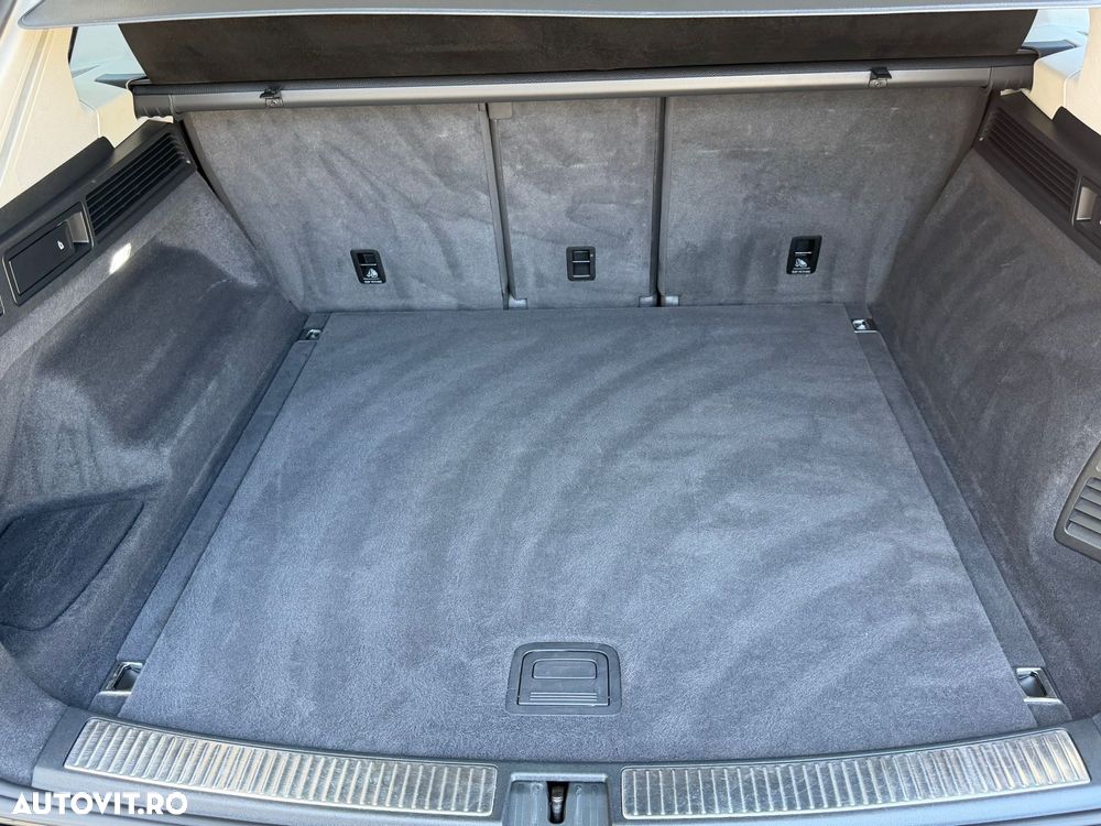 Volkswagen Touareg - 23