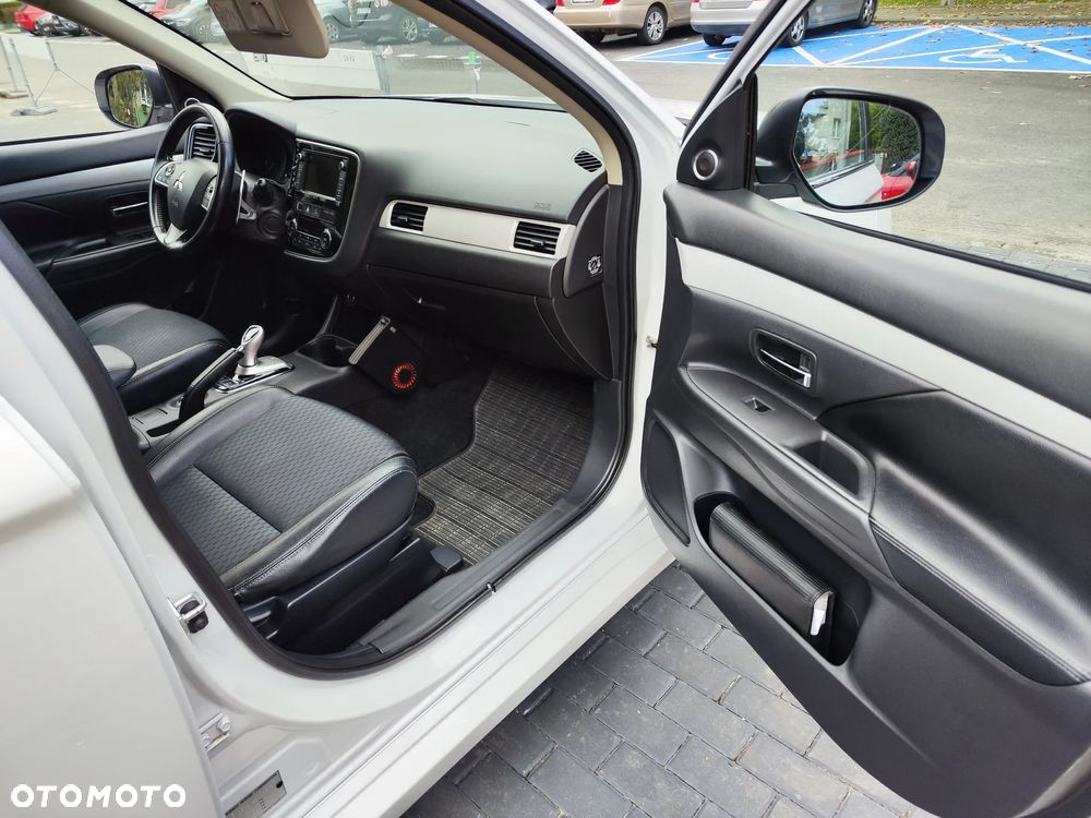 Mitsubishi Outlander 2.0 4WD - 15