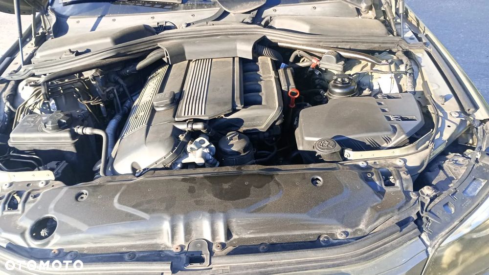 BMW Seria 5 520i - 6