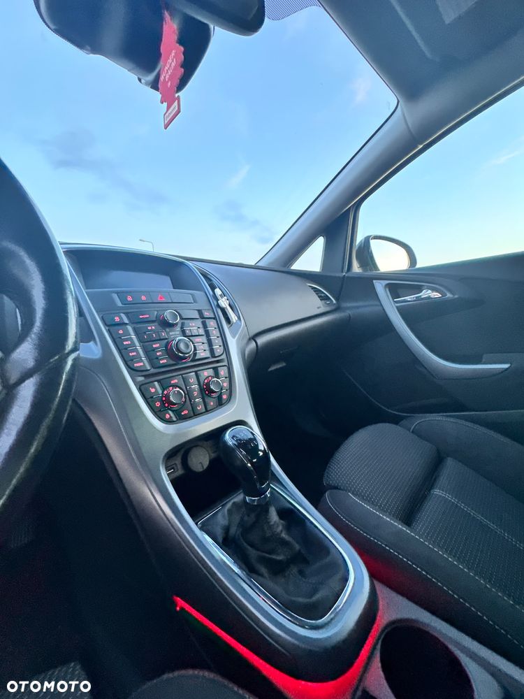Opel Astra 1.6 T SIDI Cosmo S&S EU6 - 23