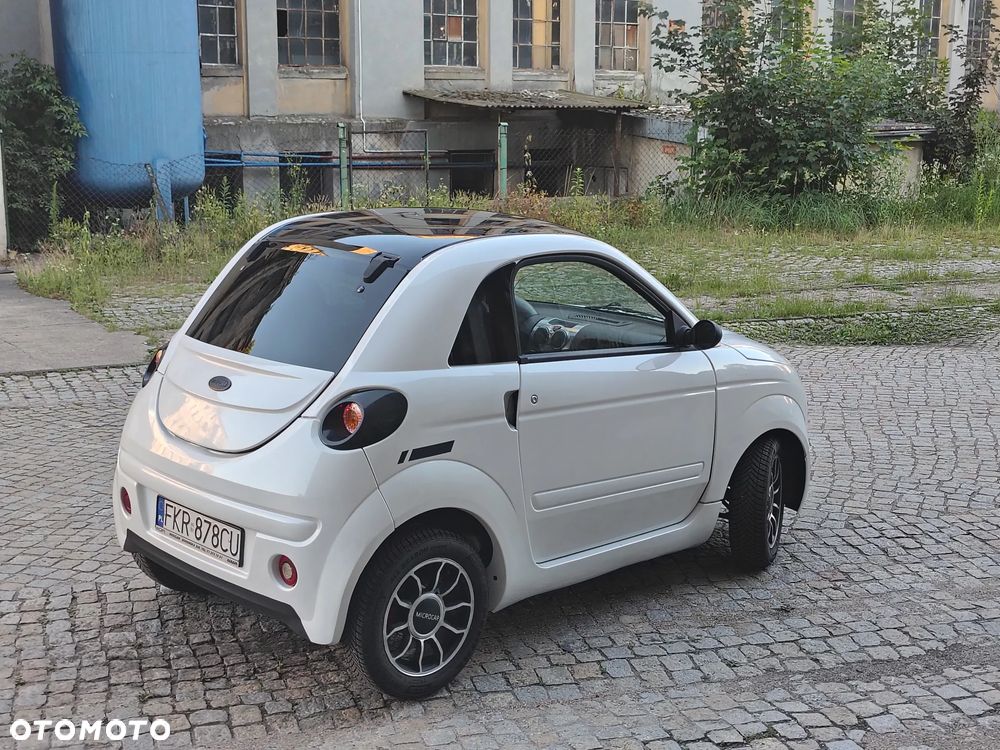 Microcar DUE - 25