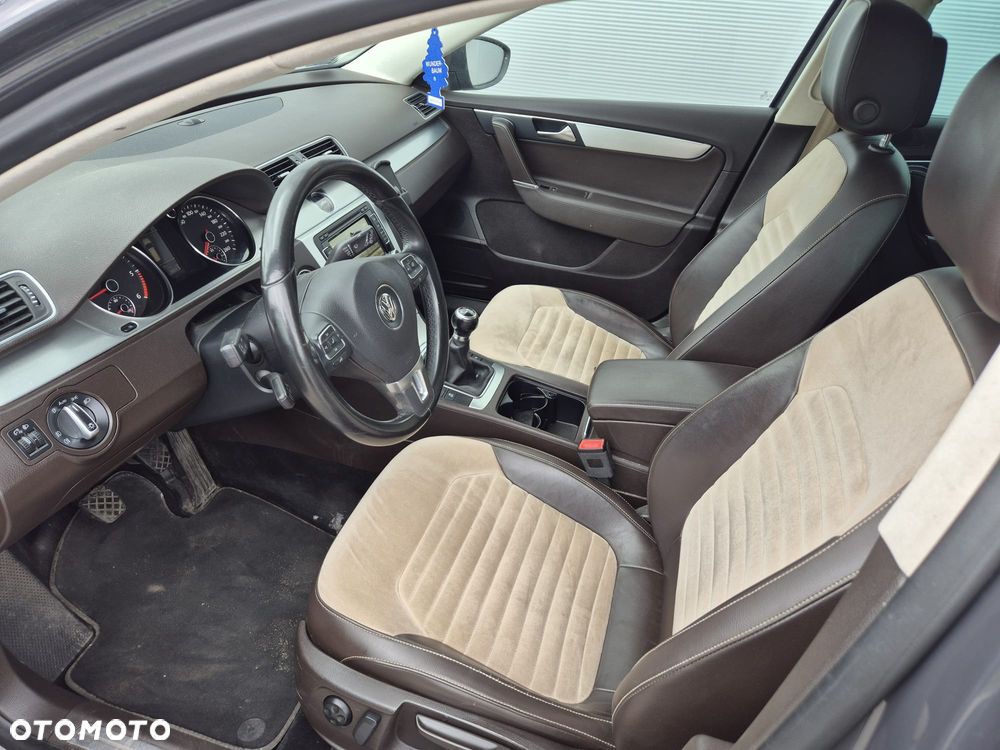 Volkswagen Passat 2.0 TDI Comfortline - 8