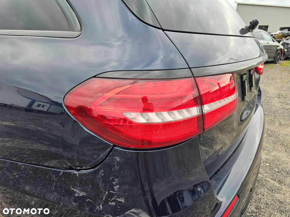Mercedes-Benz Klasa E 220 d 4Matic 9G-TRONIC AMG Line - 17