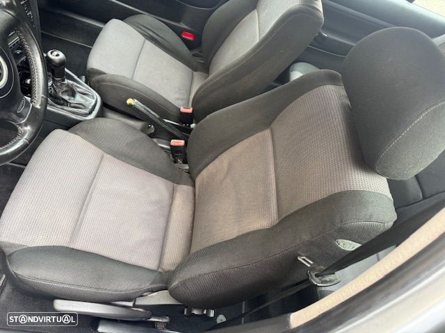 VW Golf 1.4i 25 Anos - 15