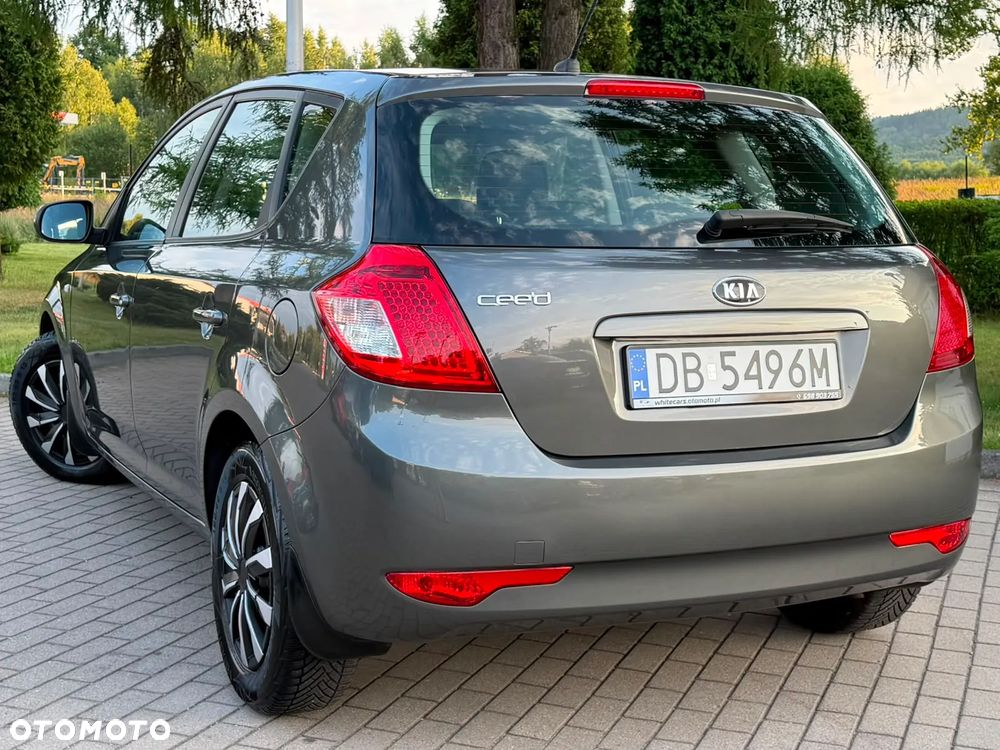 Kia Ceed 1.4 CVVT Dream-Team Edition - 29