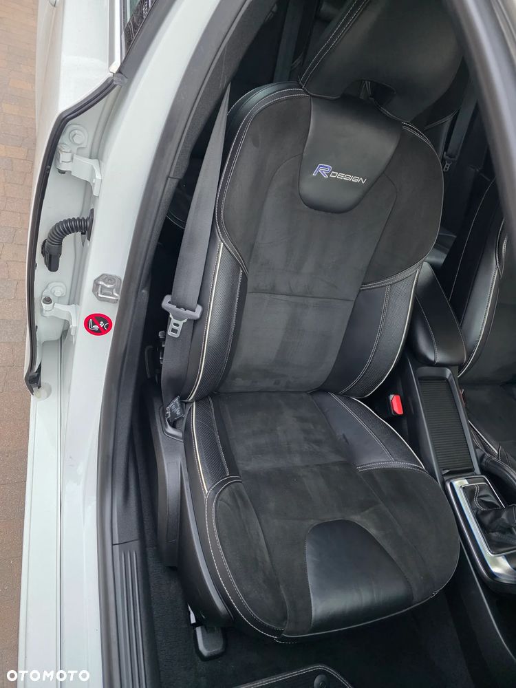 Volvo V40 D2 R Design - 21