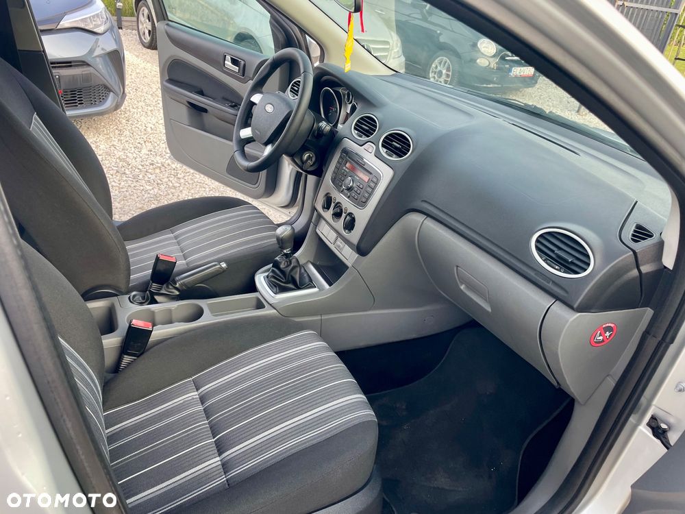Ford Focus 1.6 16V Fun - 25