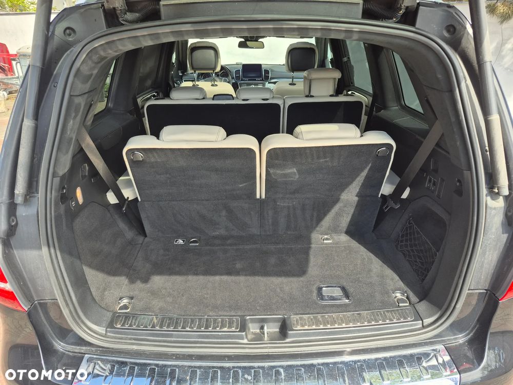 Mercedes-Benz GLS - 24