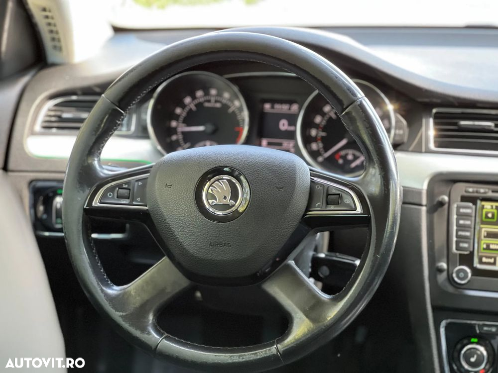 Skoda Superb 1.6 TDI GreenLine - 11