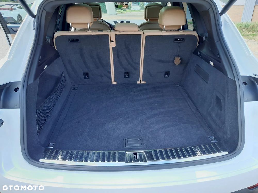 Porsche Cayenne - 23