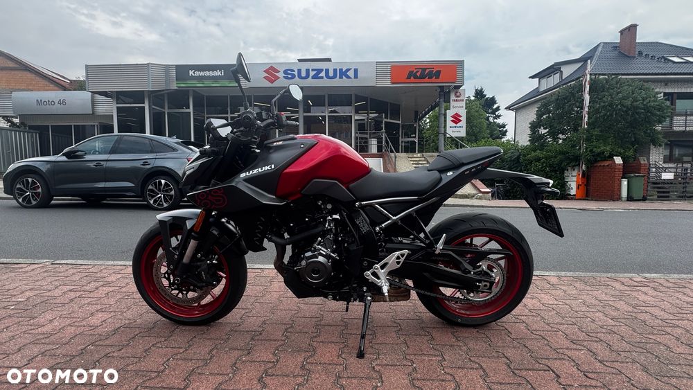 Suzuki GSX - 6