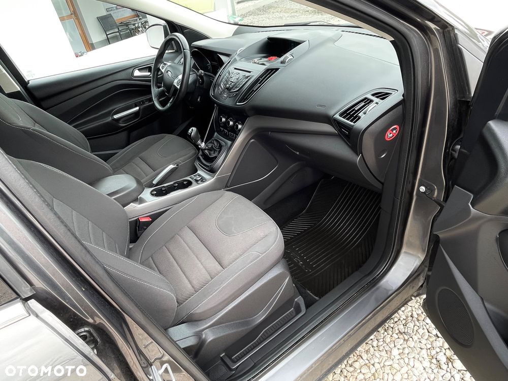 Ford Kuga - 31