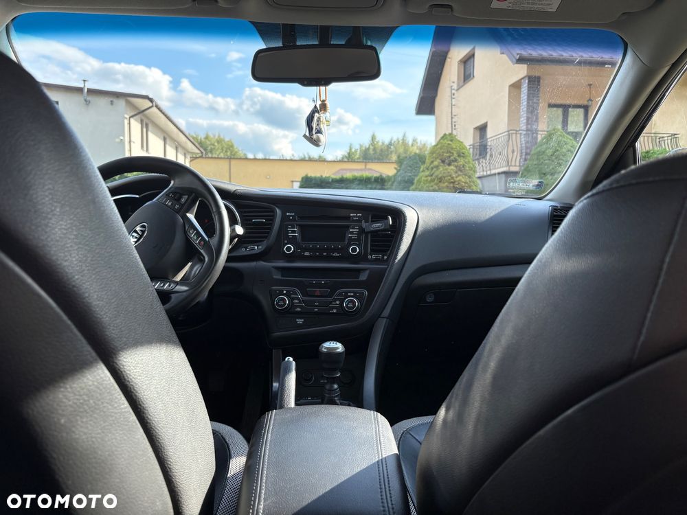 Kia Optima 2.0 L - 11