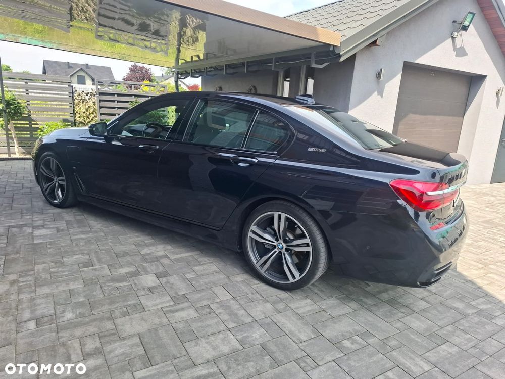 BMW Seria 7 740e iPerformance - 14