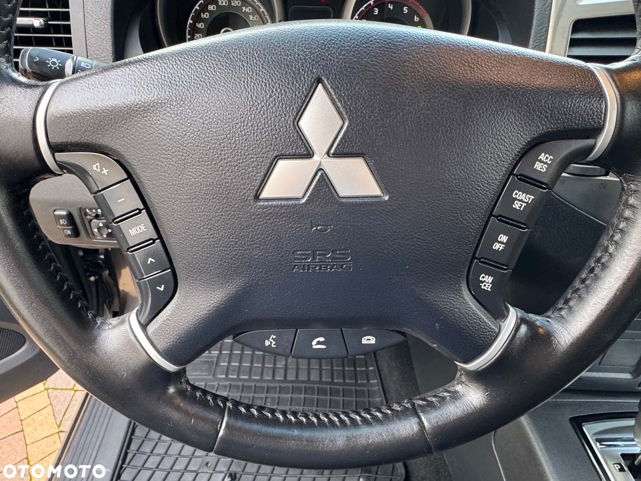 Mitsubishi Pajero - 31