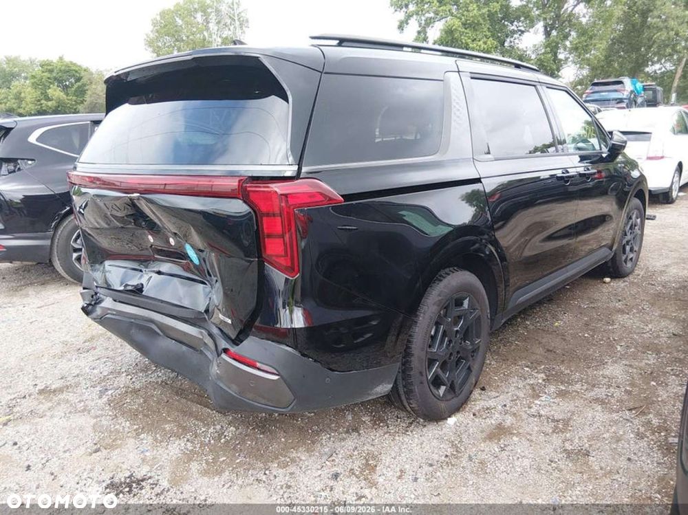 Kia Carnival - 9