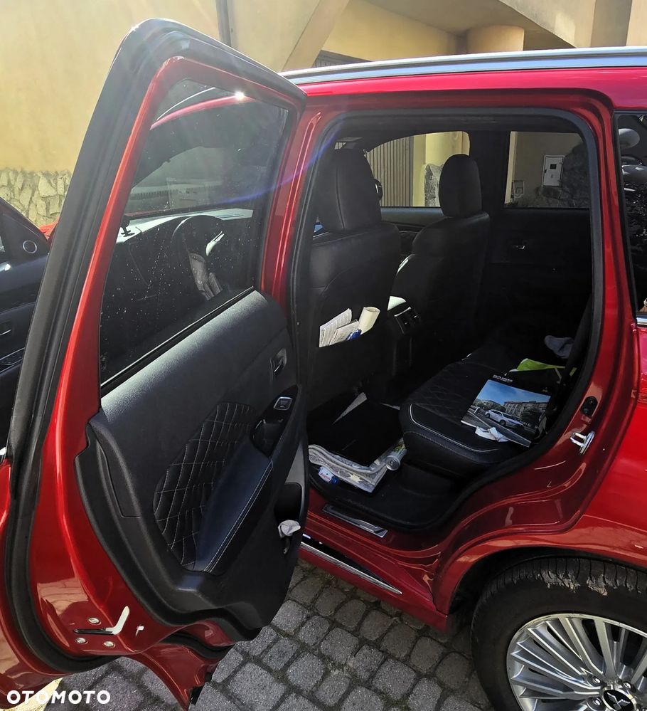 Mitsubishi Outlander - 11