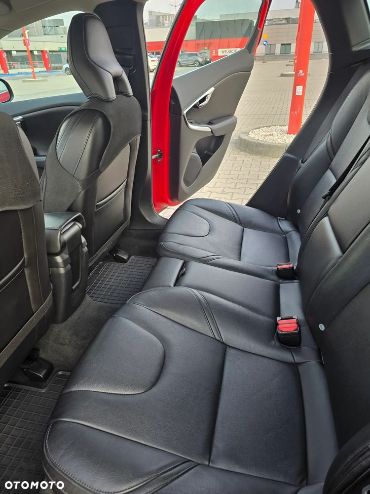 Volvo V40 - 23