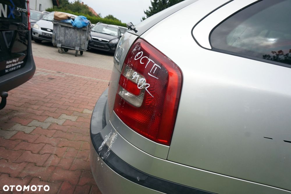 LAMPA TYLNA PRAWA OCTAVIA II 1Z3 KOMBI  SKODA 2004-2008 - 3