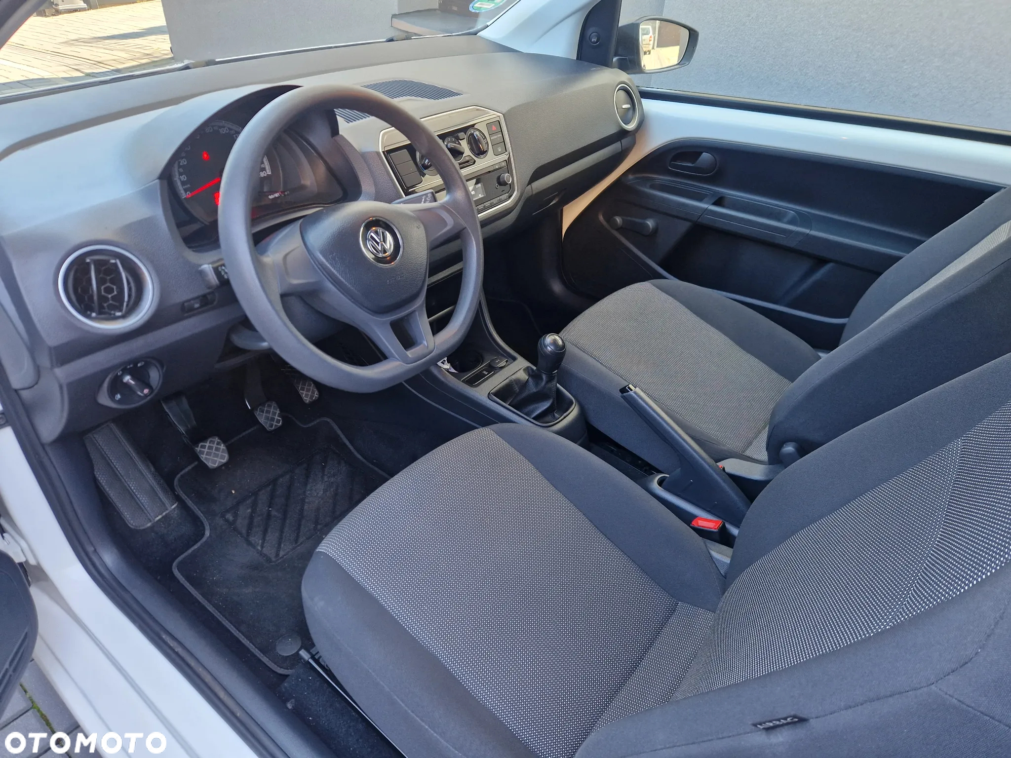 Volkswagen up! 1.0 move - 14