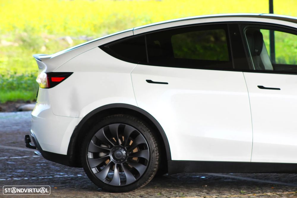 Tesla Model Y Long Range Dual Motor AWD - 7