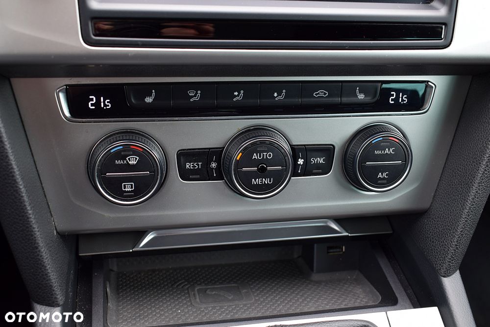 Volkswagen Passat - 14