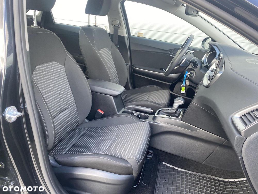Kia Ceed - 22