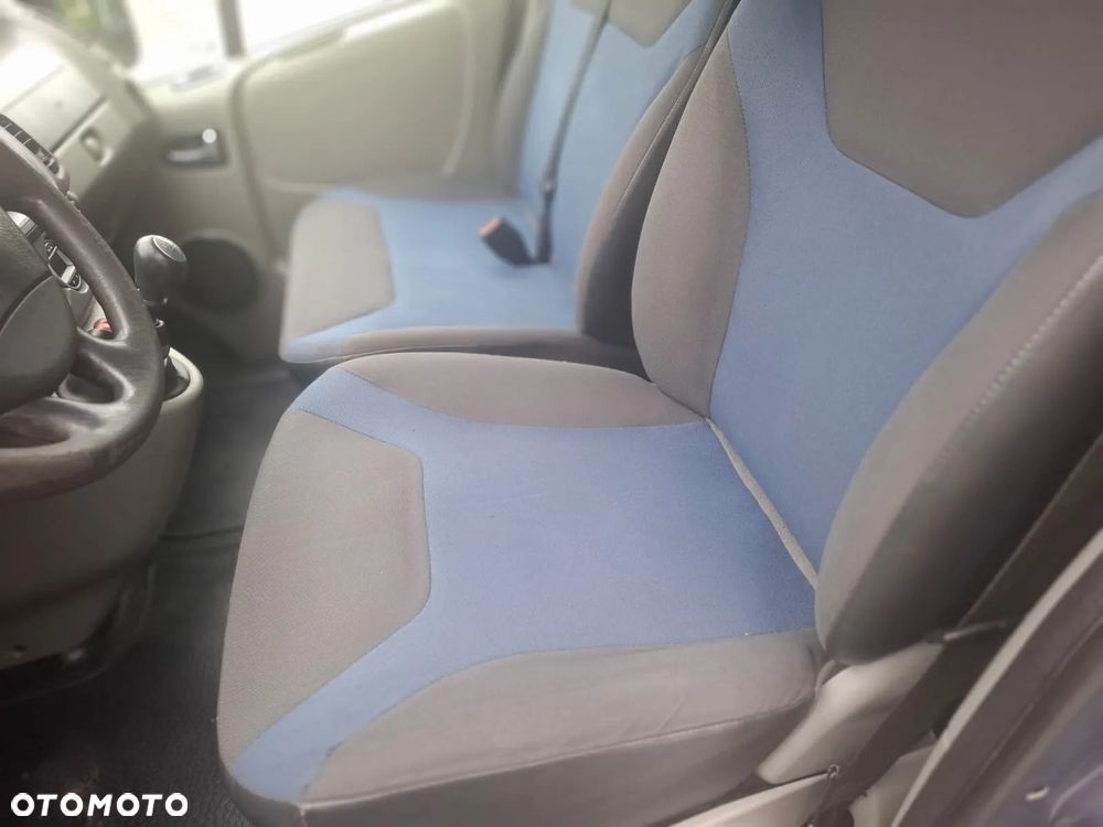 Renault Trafic Grand Passenger Black Edition - 18