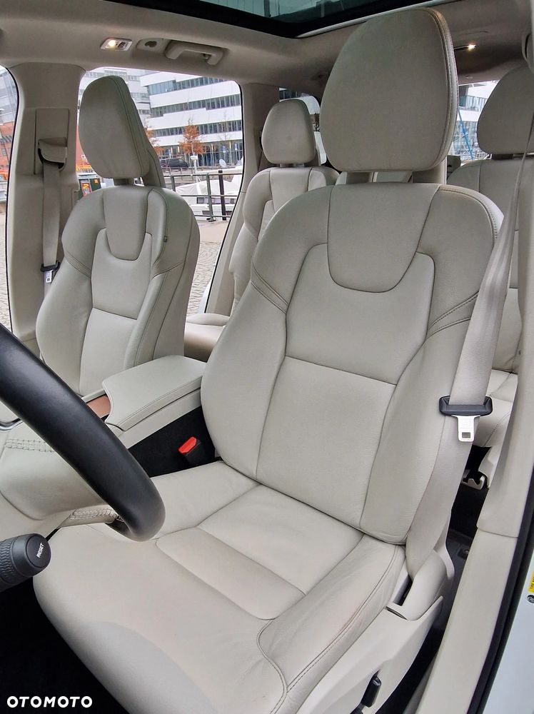 Volvo XC 90 T6 AWD Geartronic Momentum Pro - 31