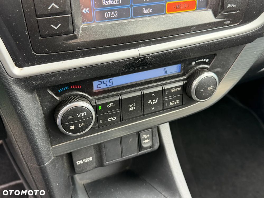 Toyota Auris 1.4 D-4D Design Edition - 26