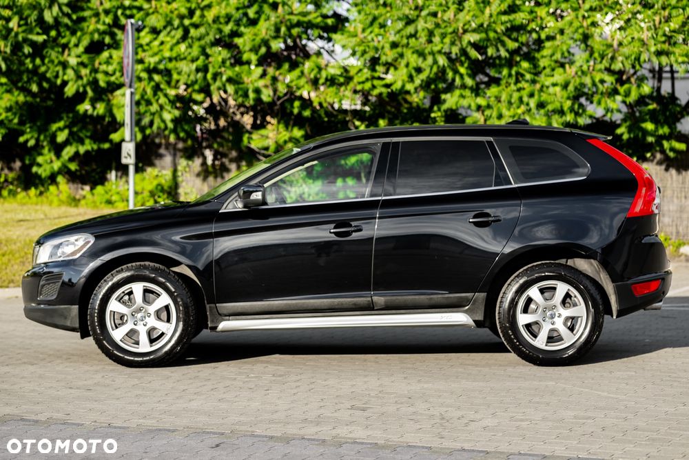 Volvo XC 60 D5 AWD Momentum - 9