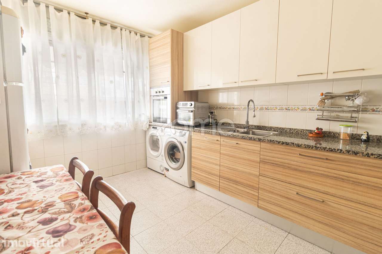 Apartamento T3 com 88 m² ao lado da Estação Fertagus de Corroios - Grande imagem: 2/22