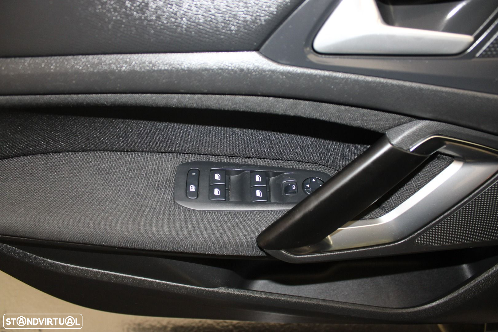 Peugeot 308 1.2 PureTech Business Line - 24