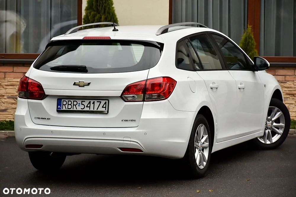 Chevrolet Cruze Station Wagon 1.6 LS+ - 3
