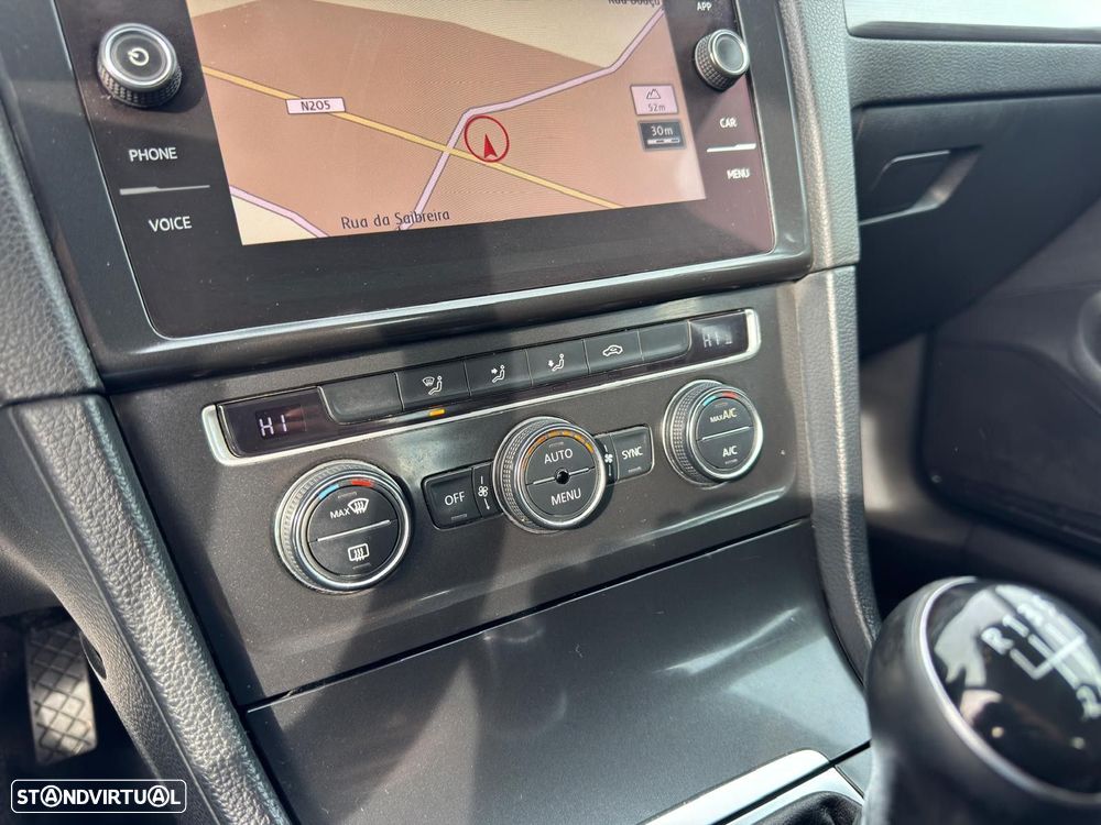 VW Golf 1.6 TDI Confortline - 27