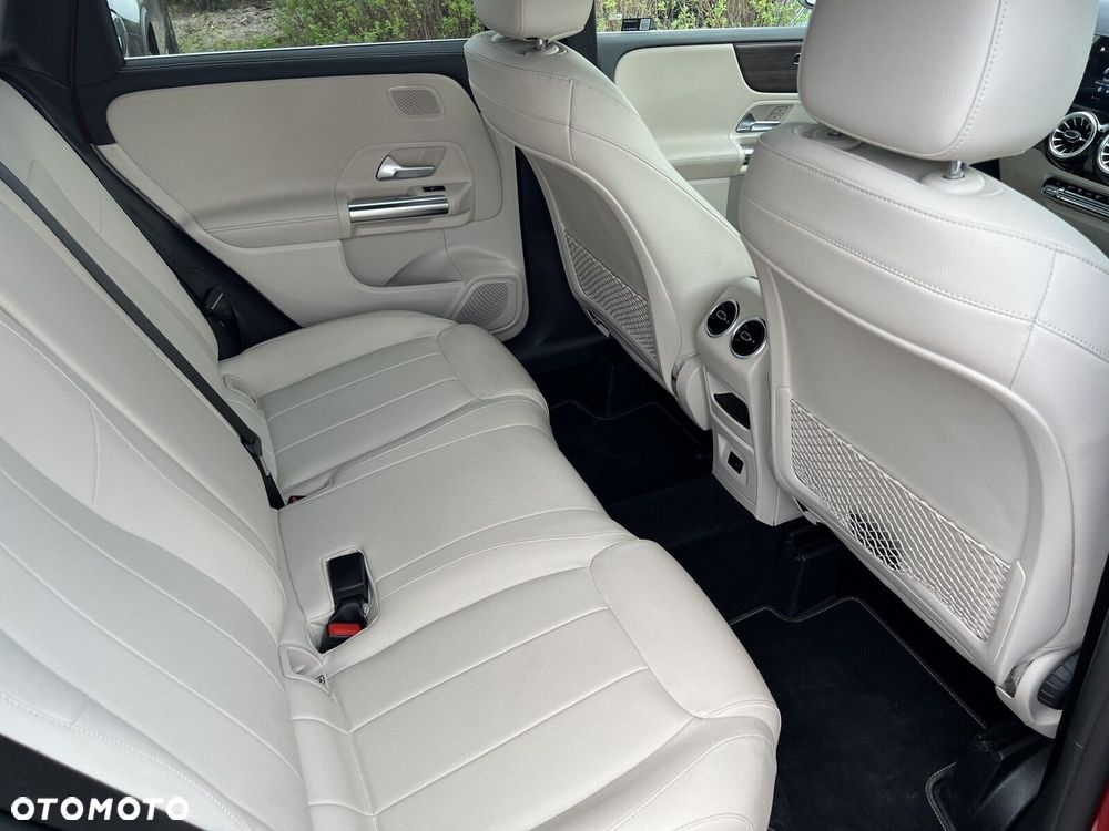 Mercedes-Benz Klasa B 200 4-Matic Progressive 8G-DCT - 15