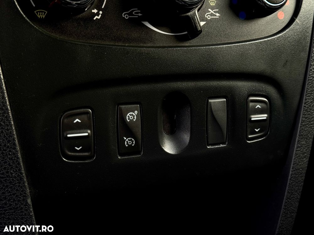 Dacia Sandero TCe 90 Laureate - 28