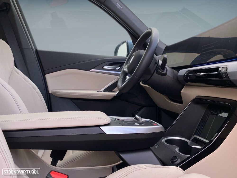 BMW iX1 xDrive30 Pack Desportivo M - 16