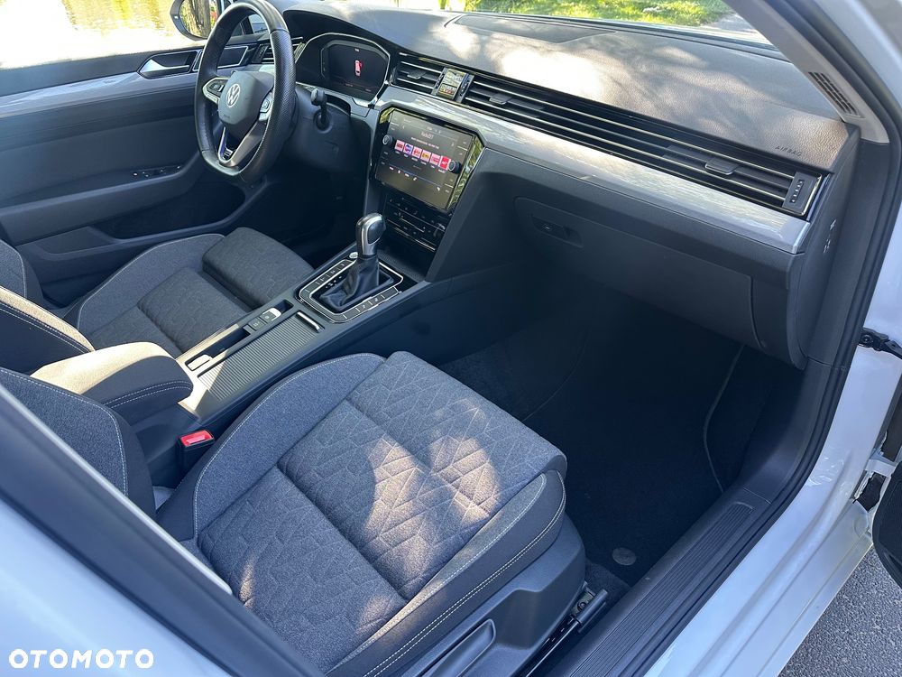 Volkswagen Passat - 24