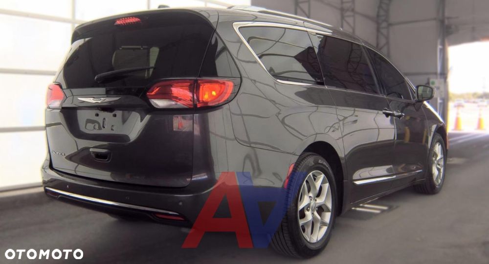 Chrysler Pacifica - 6