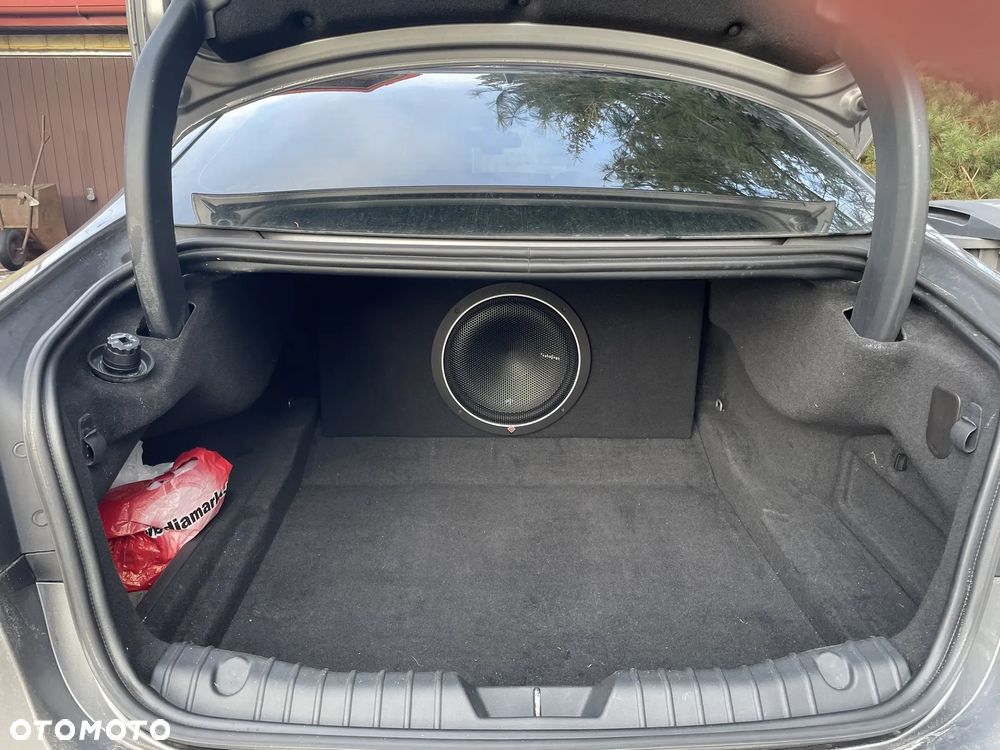 Jaguar XF 2.0 i4D R-Sport - 11