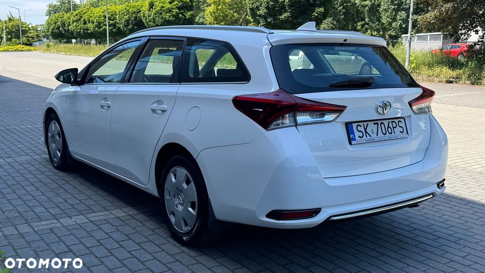Toyota Auris 1.4 D-4D Active - 3