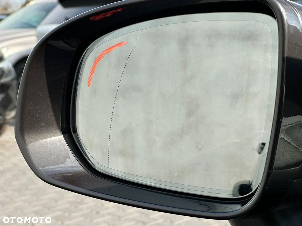 Volvo V90 Cross Country - 17