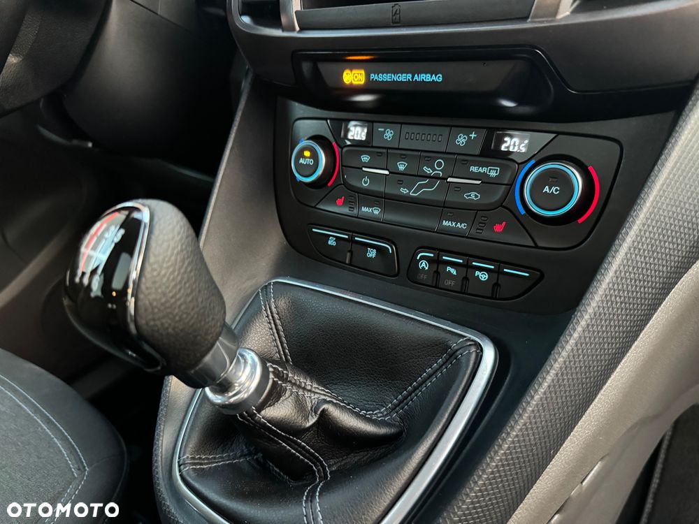 Ford Tourneo Connect Grand - 16