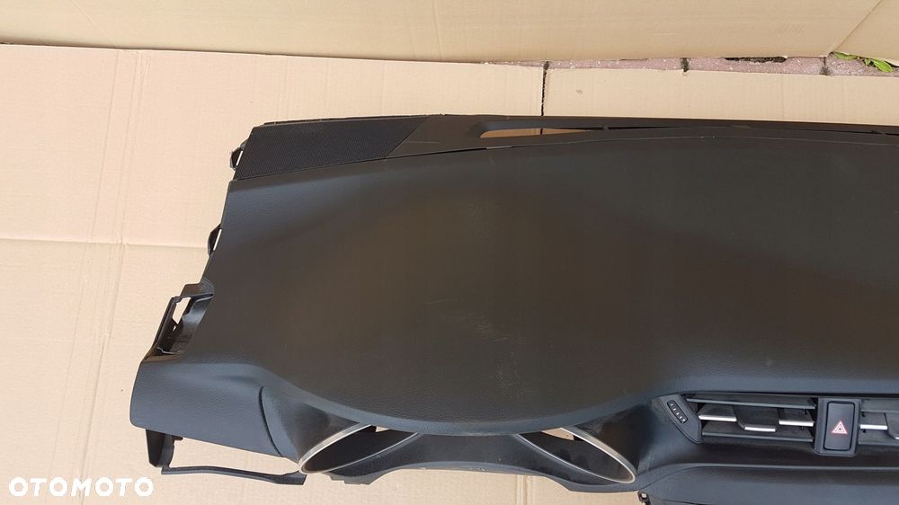 konsola deska rozdzielcza toyota avensis t27 lift t29 16- demontaż - 4