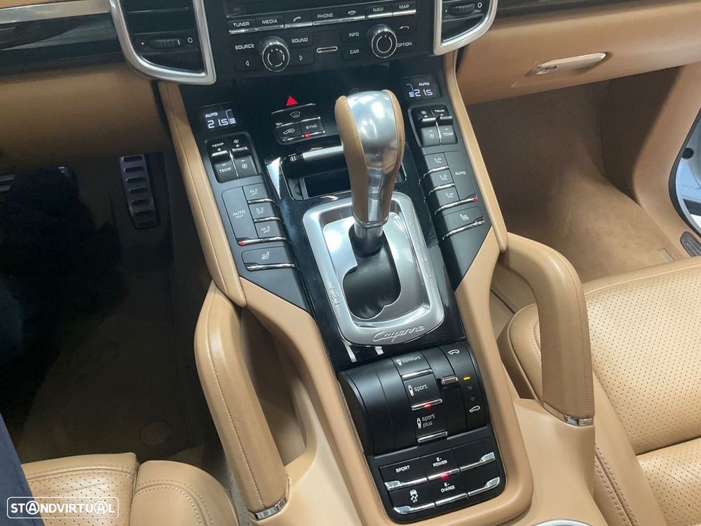 Porsche Cayenne S E-Hybrid Platinum Edition - 27