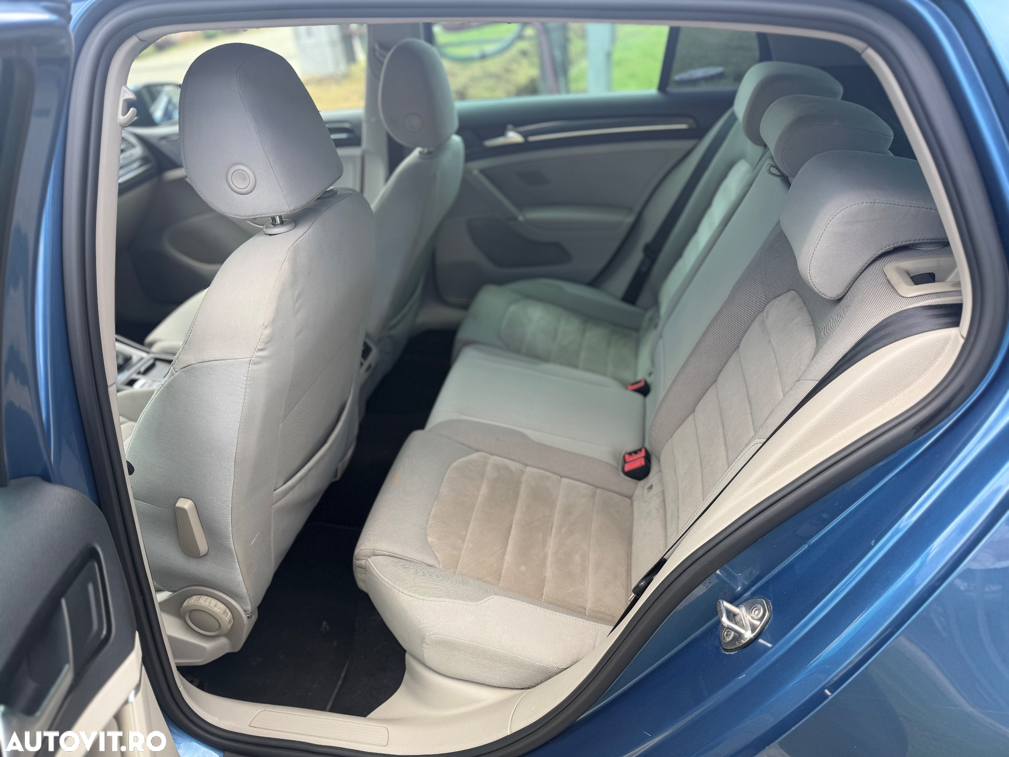 Volkswagen Golf 1.6 TDI BlueMotion Technology DPF Comfortline - 6