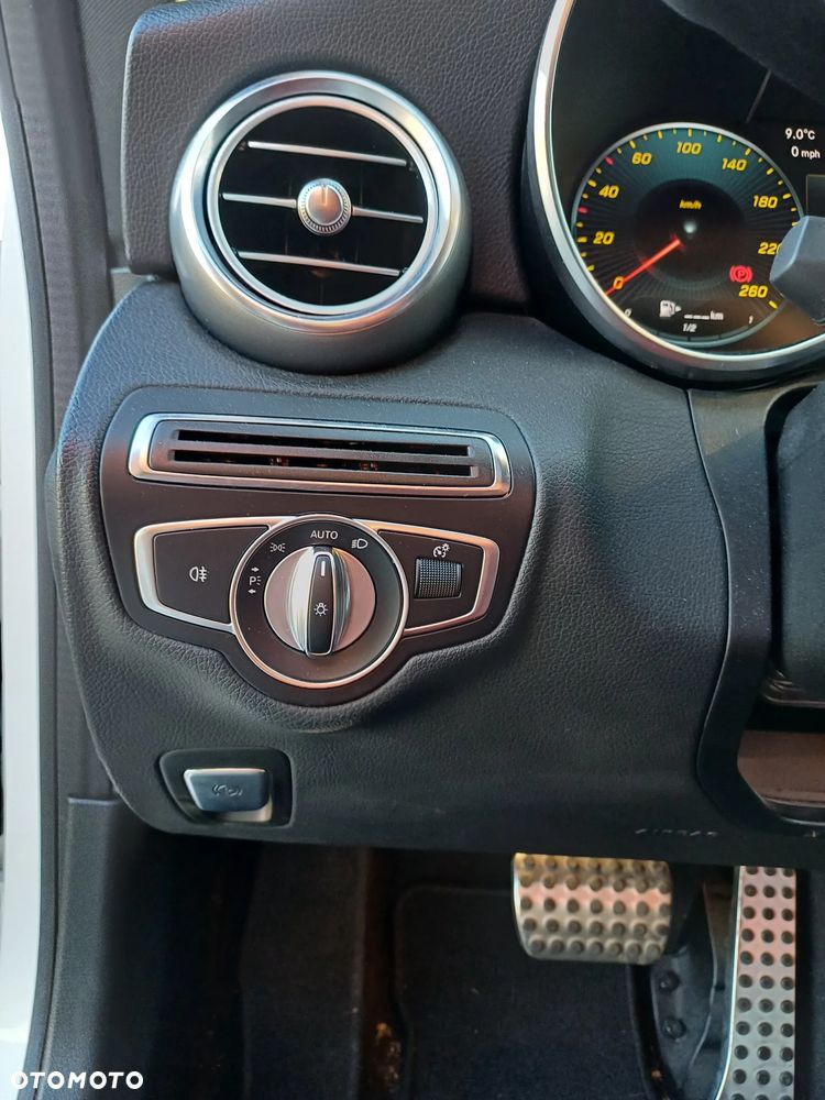 Mercedes-Benz Klasa C 300 9G-TRONIC - 12