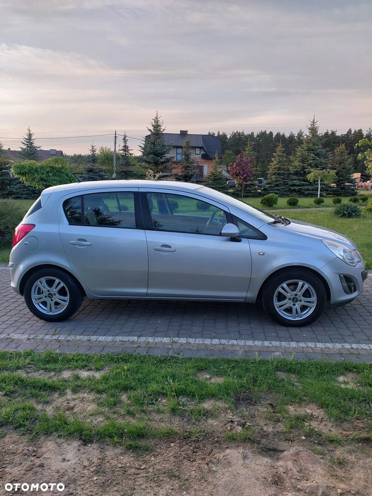 Opel Corsa 1.2 16V Selection 110 Jahre - 5