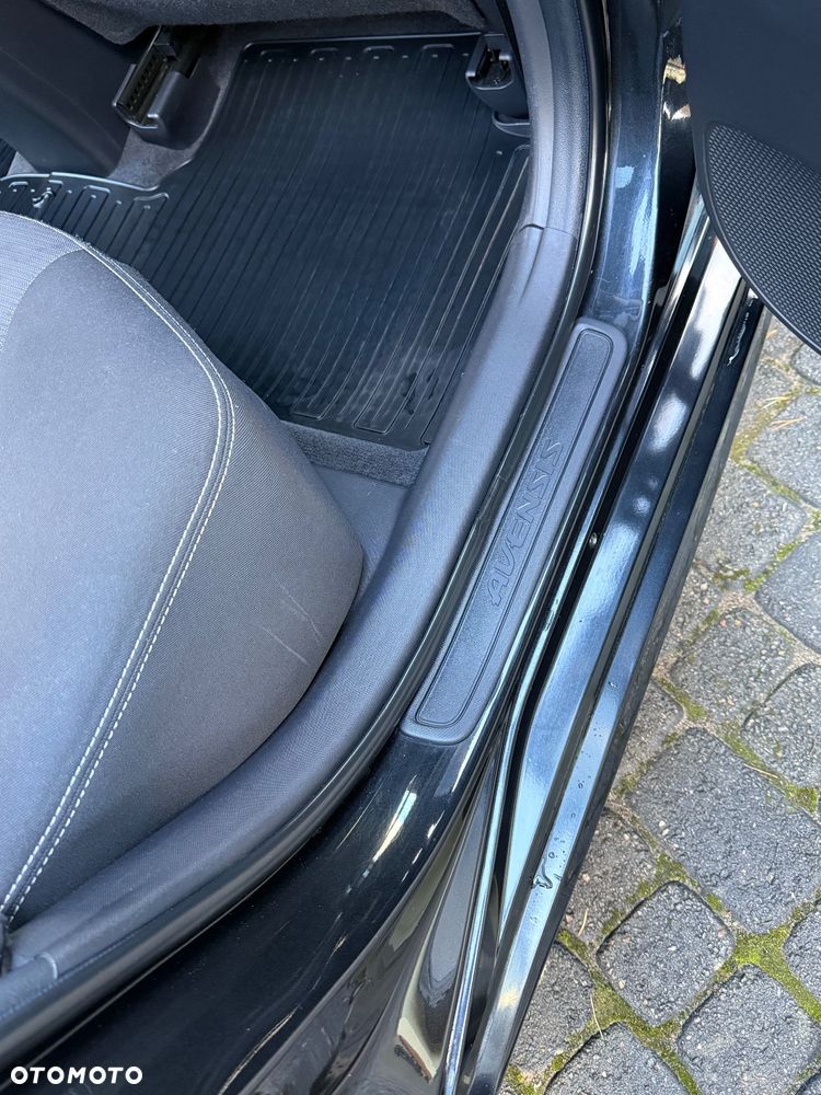 Toyota Avensis 2.0 D-4D Premium - 18